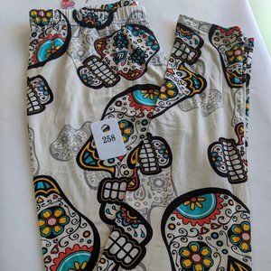Curvy Sugar Skull Leggings